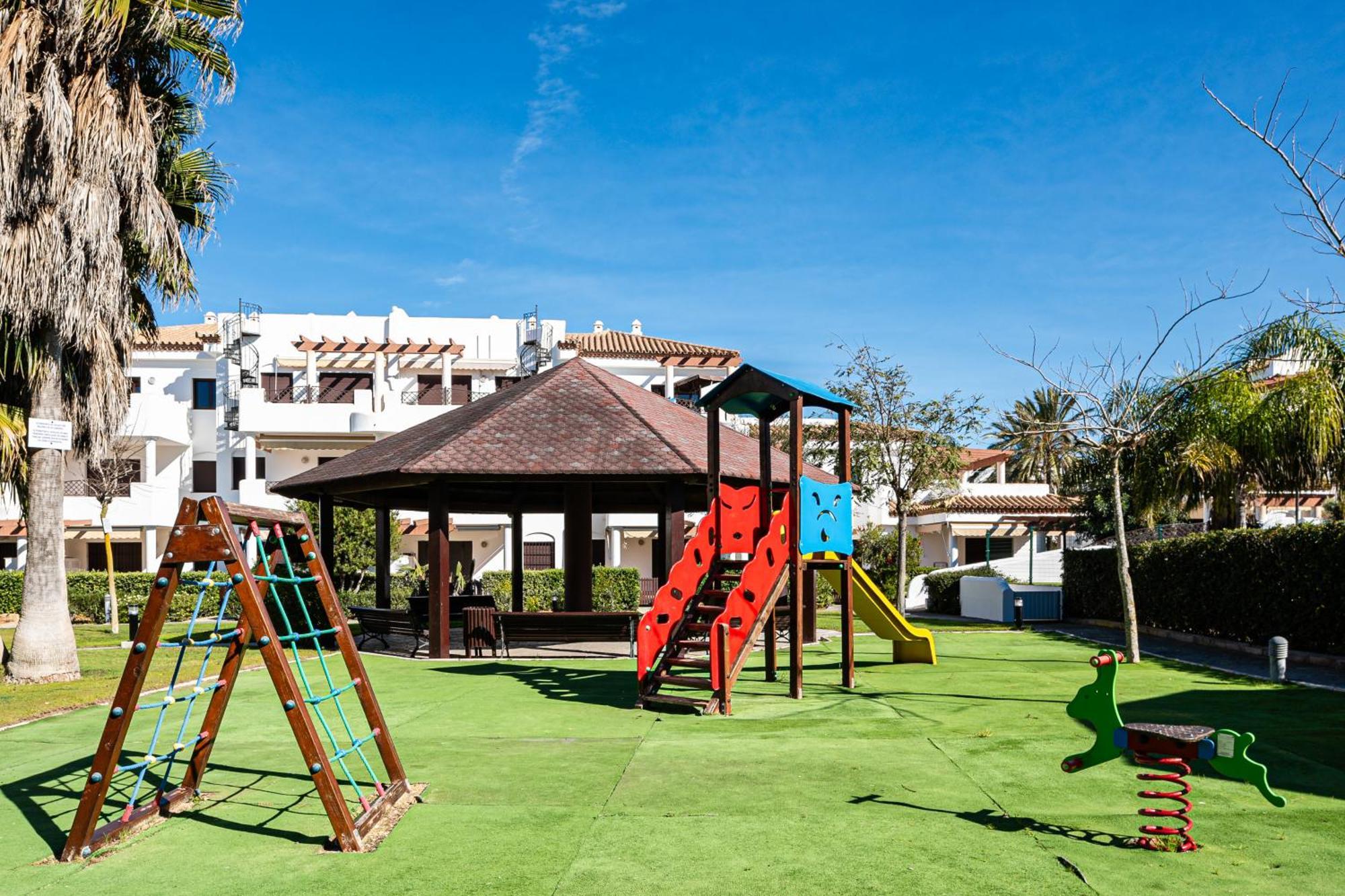 Apartamento Familiar Muy Soleado Cerca De La Playa Y Parking Incluido Chiclana de la Frontera Extérieur photo